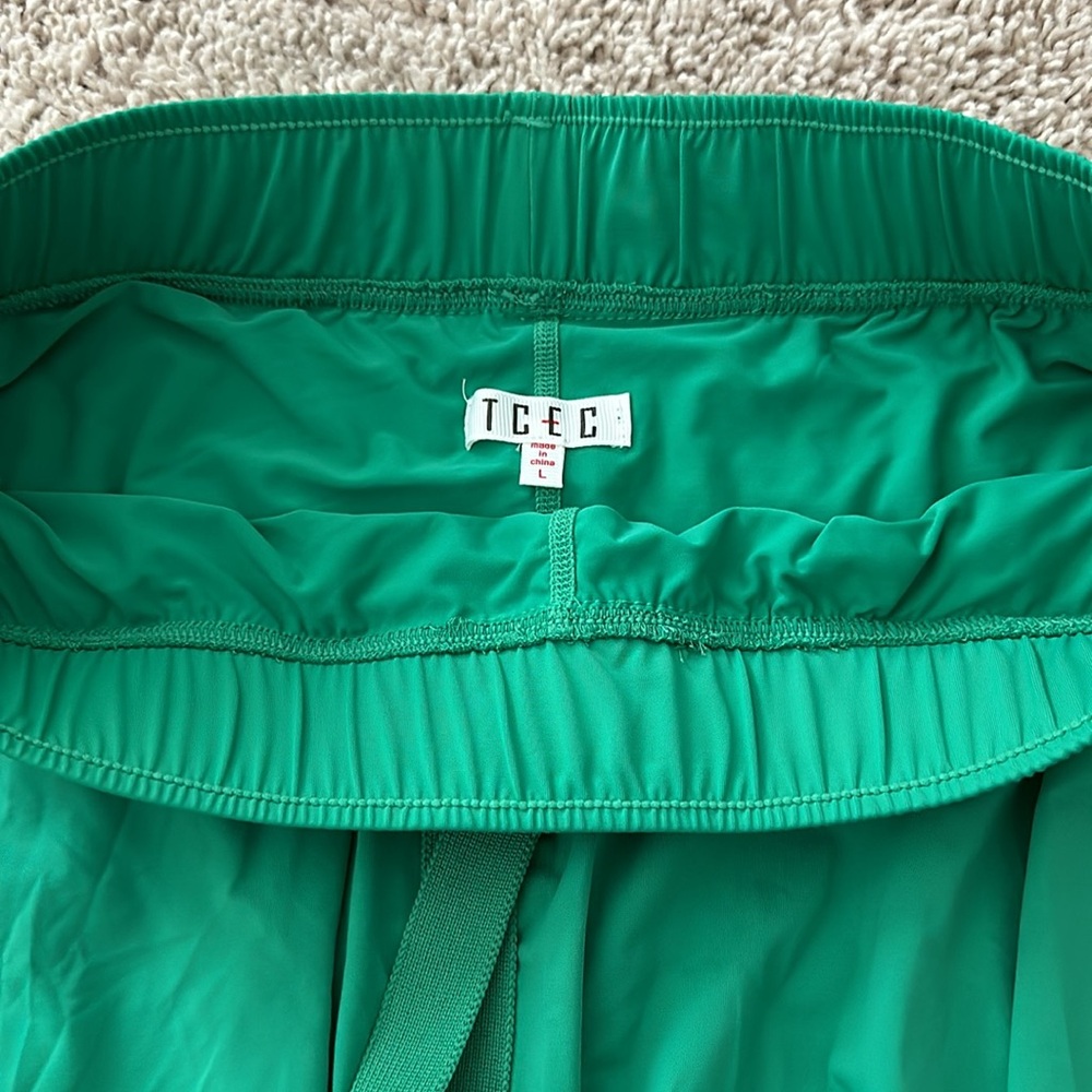TCEC green athletic skort - Picture 3 of 4